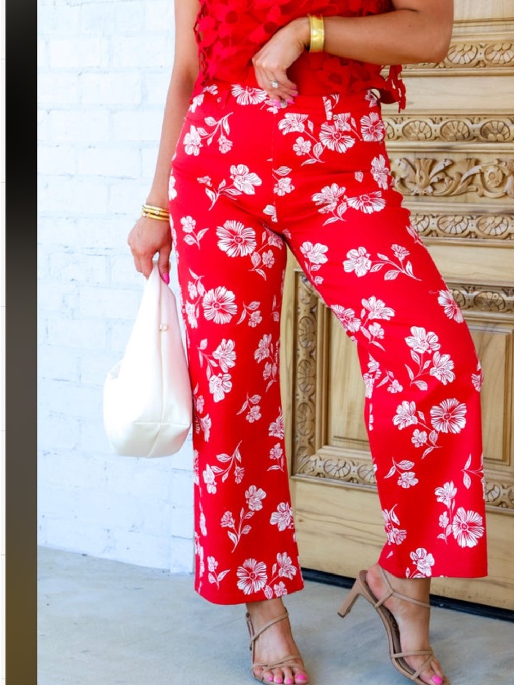 entro Red Floral Cropped Wide-Leg Pants
